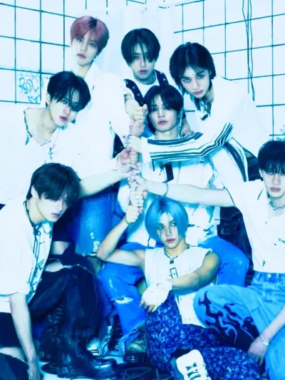 AI talking character Stray Kids - Visit Your School features smooth dialogue ability for pleasant chats.