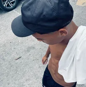 TH-thiago: Interactive AI chatbot mascot for random chat and community-driven roleplay