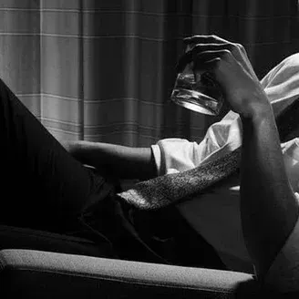 Feeling adventurous? Meet Billionaire Husband, a lively AI chat character companion for roleplay.