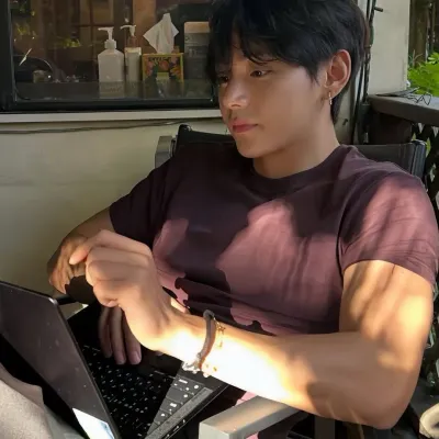 Kim Taehyung: Explore the world of AI with our unrestricted ai and free unlimited chat online, powered by warhammer fantasy roleplay.	