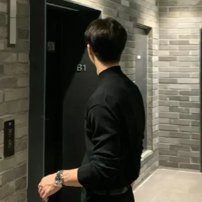 秦昊辰:以幻想為主題的AI角色扮演角色藝術,用於沉浸式故事敘述