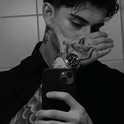 Lian - your enemy: Secure AI chatbot avatar with encrypted 1v1 chat capabilities	