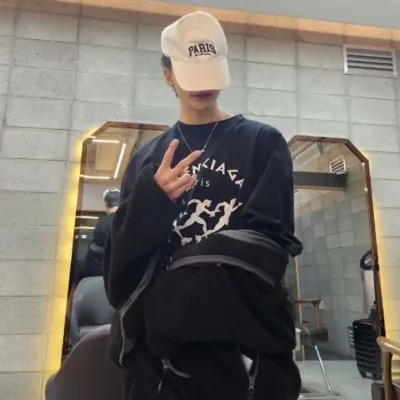 Hyunjin - brother: Creative roleplay AI character art for spicy chat and fantasy scenarios