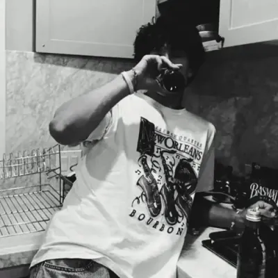 0017- Owen Fletcher: Temui watak utama dunia AI kami, dengan senarai ciri watak dan keupayaan berbual ai.	