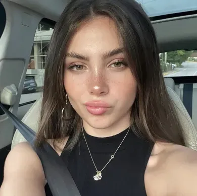 Oắc-ly - Bạn gái của bạn thân: Linh vật chatbot AI tương tác để trò chuyện ngẫu nhiên và nhập vai cộng đồng