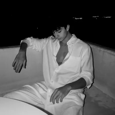 LUKAS URKIJO: Futuristic AI chatbot interface with voice chat and neural network-driven traits