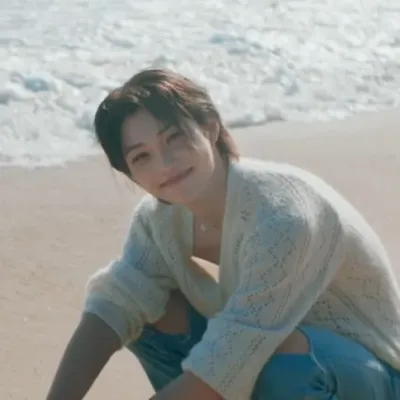 Engage with Felix, the perfect ai character chat free companion for 1v1 chat.