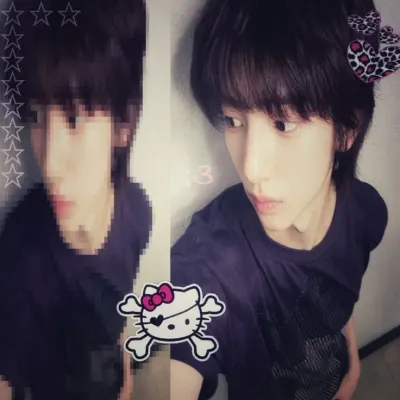 Dive into interactive conversations with Juhoon, the ultimate AI chat character.