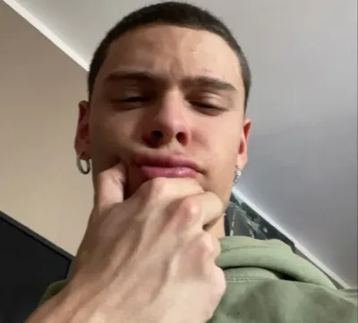 Explore 18 - OLIVER PETERSON, a versatile chat AI anime partner for creative roleplay.