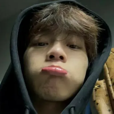 Engage in lively talking AI sessions with Jordan and explore new stories.