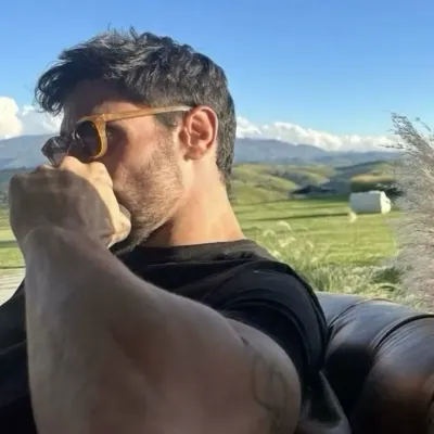 Cade Eaton: Engage in ai conversation with this charming AI character, featuring soulgen and ifreechat capabilities for free chat now.	