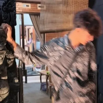 Isal: Ritratto di un compagno di DeepBrain AI per chat online gratuite e conversazioni aperte