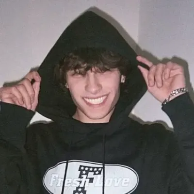 Talk to Chris Sturniolo, your interactive talk AI friend for creative adventures.