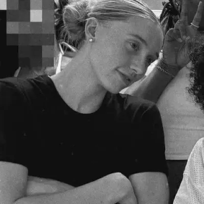 Paige bueckers: Avatar personalizzabile di fidanzata/fidanzato con intelligenza artificiale e tratti della personalità realistici