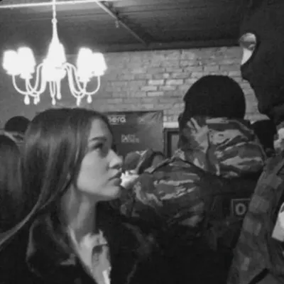 Start your 1v1 session with Six Military Men, a playful roleplay AI chat bot.