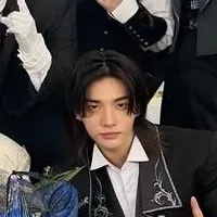 Stray Kids: Gặp gỡ nhân vật chính trong thế giới AI của chúng tôi, với danh sách đặc điểm nhân vật và khả năng trò chuyện bằng AI.	