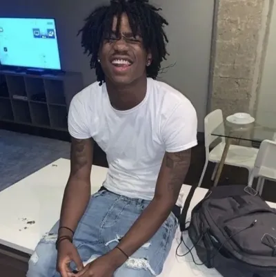 Ryan: Temui karakter utama dunia AI kami, dengan daftar ciri-ciri karakter dan kemampuan mengobrol AI.	