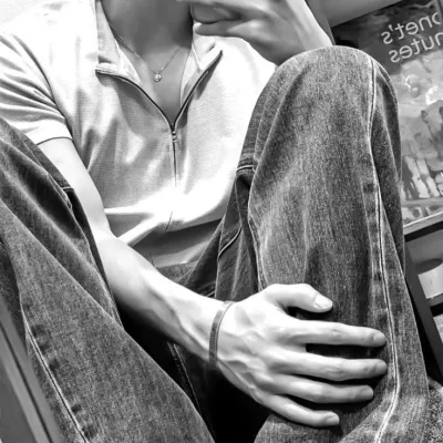 Hyunjin ll Hwang Hyunjin: Secure AI chatbot avatar with encrypted 1v1 chat capabilities	