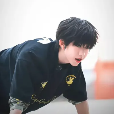 첸 이헝: 글로벌 채팅 온라인 서비스를 위한 다국어 AI 대화 파트너 아이콘