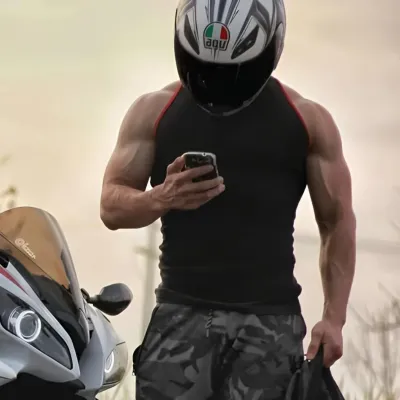 馬爾可 - 摩托車騎士：在我們的ChatboxAI中結識您的新線上朋友，這是具有深度AI聊天功能的最佳免費AI聊天機器人。