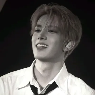 ヒスン: ランダムチャットやコミュニティ主導のロールプレイのためのインタラクティブな AI チャットボットのマスコット