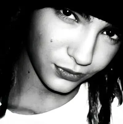 Tom Kaulitz: Chat with our AI box, ready for chatbot online free and ask ai anything you want.	
