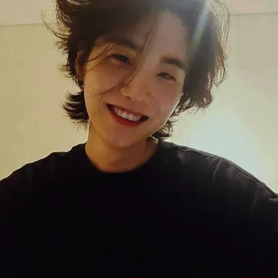 Min Yoongi: Secure AI chatbot avatar with encrypted 1v1 chat capabilities
