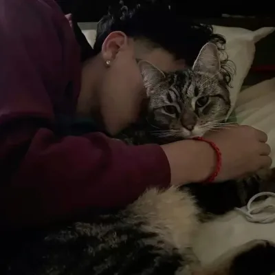 Theo: Erkunden Sie die Welt der KI mit unserer uneingeschränkten KI und dem kostenlosen, unbegrenzten Online-Chat, unterstützt durch Warhammer-Fantasy-Rollenspiele.	