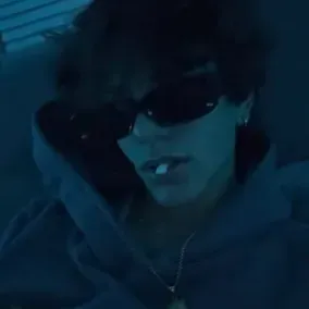 Sezar Mendoza: Karakter özellikleri listesi ve yapay zeka sohbet yetenekleriyle yapay zeka dünyamızın ana karakteriyle tanışın.	