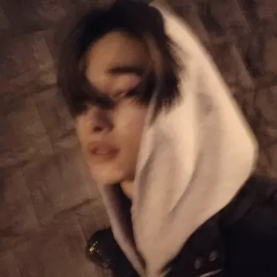 Nishimura Riki - Ni-ki - Honey: Kilalanin ang pangunahing karakter ng ating mundo ng AI, na may listahan ng mga katangian ng karakter at mga kakayahan sa pakikipag-chat.	