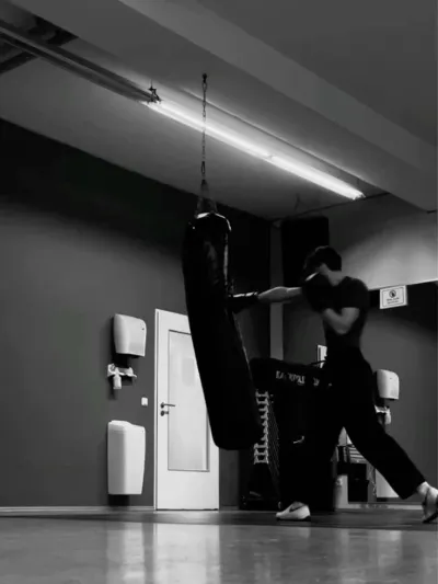 Start a private conversation with Famous Boxer and enjoy free chat now