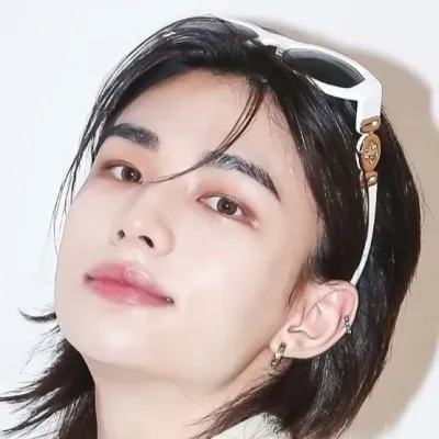 HYUNJIN : Avatar de petite amie/petit ami IA personnalisable avec des traits de personnalité réalistes	