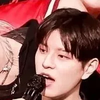 Stray kids: Seni watak AI main peranan kreatif untuk senario sembang pedas dan fantasi