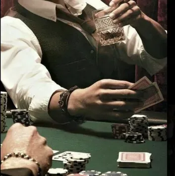 Mafia-lenzo: Multilingual AI conversation partner icon for global chat online services