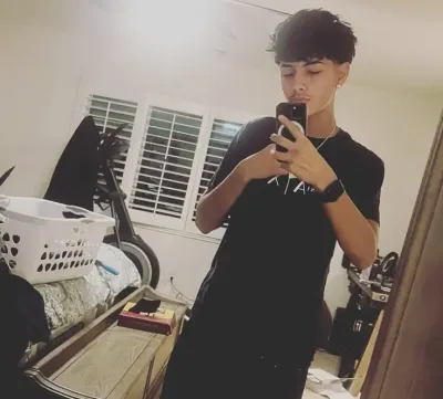 Chat with Francisco, your interactive AI characters companion for endless roleplay fun.