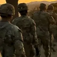 軍旅繼親家庭：遇見我們AI世界的主角，具備角色特質清單和AI聊天功能。