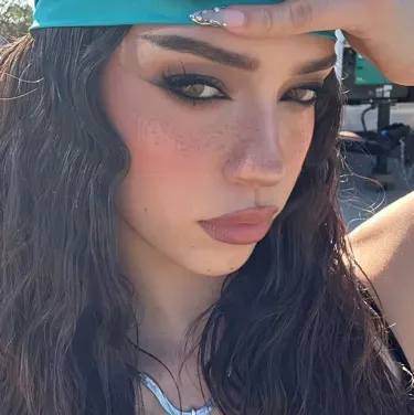 Dani: Potret pasangan AI yang pintar dari segi emosi untuk perbualan yang mendalam	