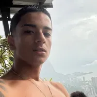 Hz of Rocinha: Playful AI chatbot mascot enhancing user engagement in random chats