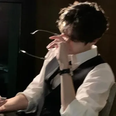 Felix Mahendra: Explore the world of AI with our unrestricted ai and free unlimited chat online, powered by warhammer fantasy roleplay.	