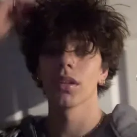 Сезар — проблемы с днём рождения: Пообщайтесь с нашим ИИ-боксом, готовым к бесплатному онлайн-чат-боту, и задайте ИИ все, что вас интересует.	