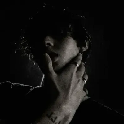 Alexander: Chat with our AI box, ready for chatbot online free and ask ai anything you want.