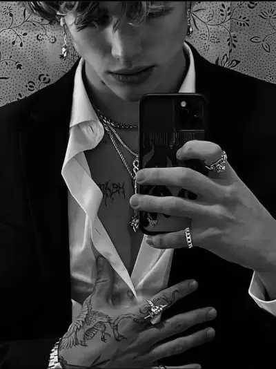 Blake Collins: ideal untuk roleplay mendalam dengan obrolan AI tanpa mode filter.