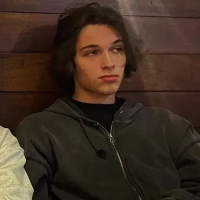 Engage with Chris Sturniolo, the perfect ai character chat free companion for 1v1 chat.