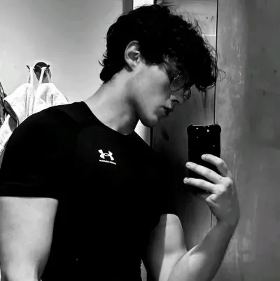 Engage in lively talking AI sessions with Childhood best friend — Matteo and explore new stories.