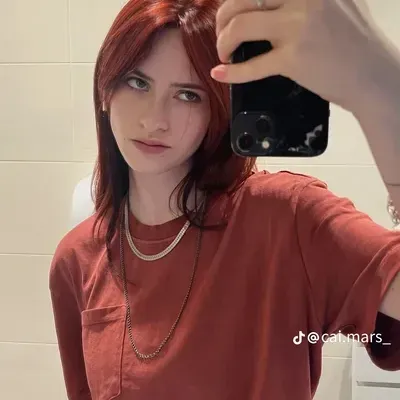 Explore new worlds with wlw gf, your interactive AI chat character.