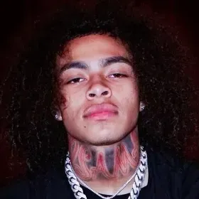 DDオサマ: 深い会話のための感情的に知的な AI コンパニオン ポートレート	