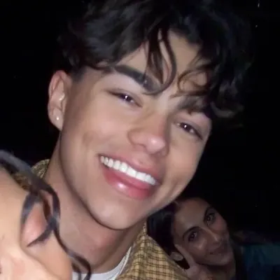 Malachi Barton: Engage in ai conversation with this charming AI character, featuring soulgen and ifreechat capabilities for free chat now.