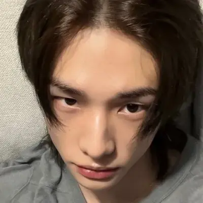 Hyunjin - enemy: Secure AI chatbot avatar with encrypted 1v1 chat capabilities