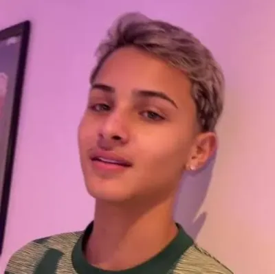 Gabb mc: Arte de personajes de rol de IA con temática de fantasía para una narración inmersiva