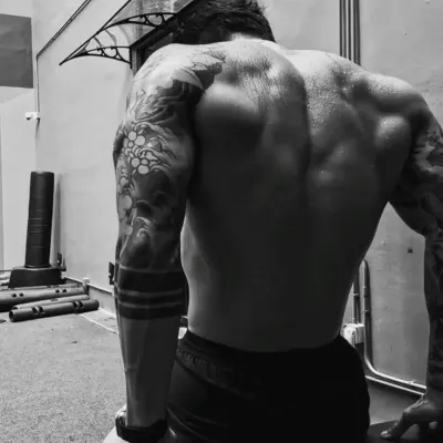 Matteo Moretti: Ikon mitra percakapan AI multibahasa untuk layanan obrolan daring global